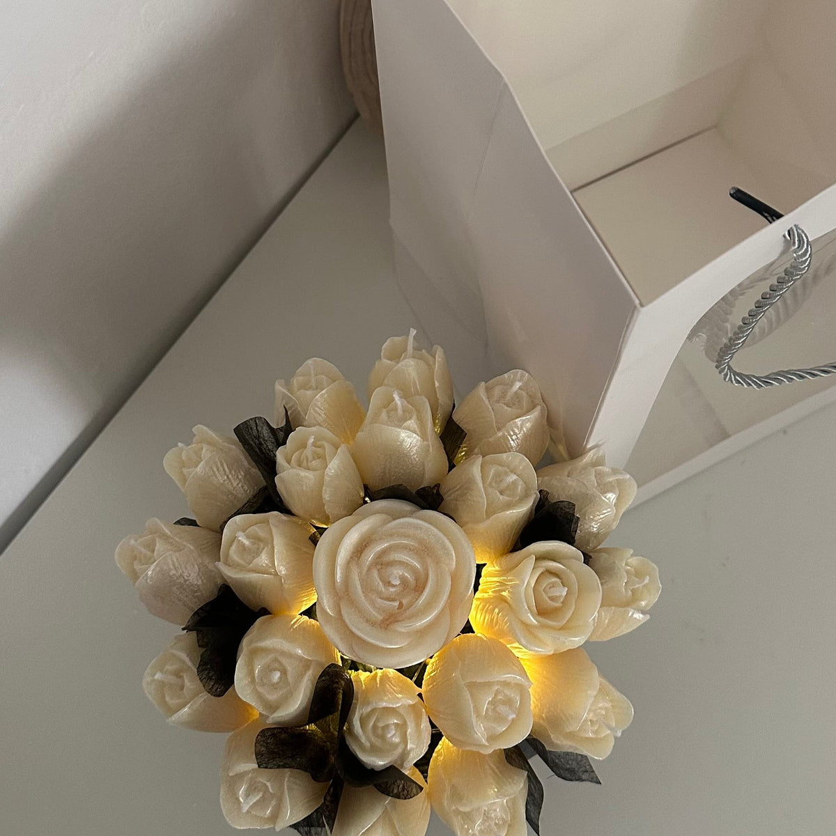 Noir Illuminated Bouquet – M